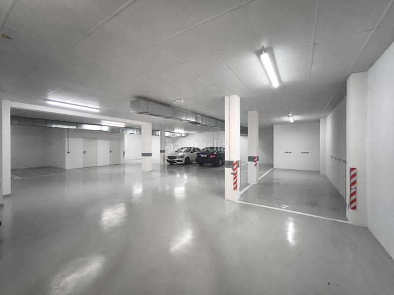 Foto f46c48a9-1bff-4547-95eb-80de5c83c909. Aparcament cotxe a Vilagarcía Vilagarcía de Arousa