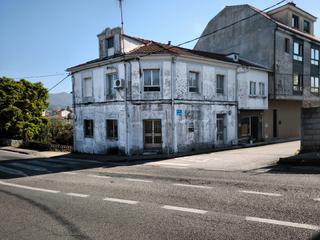 Local commercial en Cornazo. Oportunidad - local para convertir en vivienda