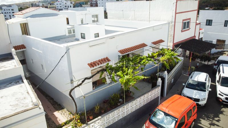 Foto 5826641a-180d-4795-8eaa-bf798f72d6e0. Casa a calle lanzarote 15 a Moya