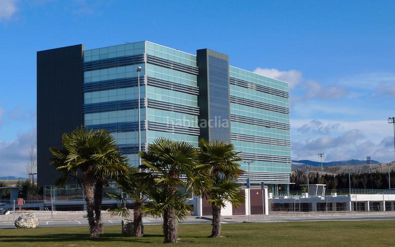 Foto 74ad6b80-5f40-4c42-bfbe-18eaf8d7621e. Miete büro mit parking in Aranguren