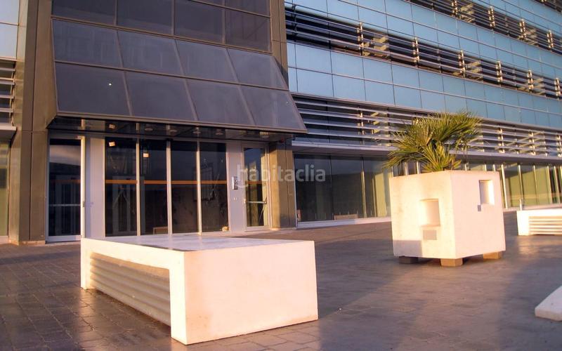 Foto 836d39bf-cf78-4ab6-90e6-7e0d156844d1. Miete büro mit parking in Aranguren