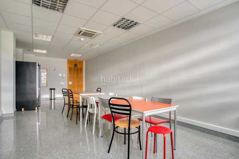 Foto aa13de5c-26cb-4529-bfe7-132d68c18b25. Miete büro mit parking in Aranguren