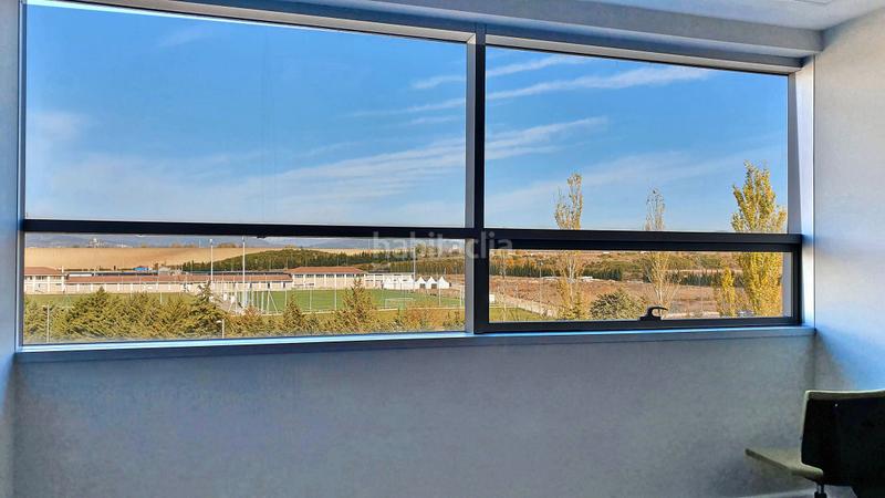 Foto b755c935-dbbc-48b4-b1fd-2d7b0dad9ce6. Miete büro mit parking in Aranguren