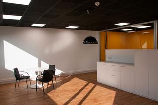 Lloguer Oficina a De pillotegi bidea 2. Oficina con office y 3 parkings