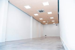 Location Bâtiment à usage industriel à Bidea de pillotegi 10. Local de 100m con escaparate en igara. distribución diáfana y mu