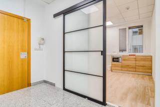 Lloguer Oficina a De pillotegi bidea 2. Espectacular oficina con office, vestuarios y 10 plazas de aparc