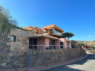 Xalet a Salobre Golf. Villa en venta en san bartolome de tirajana