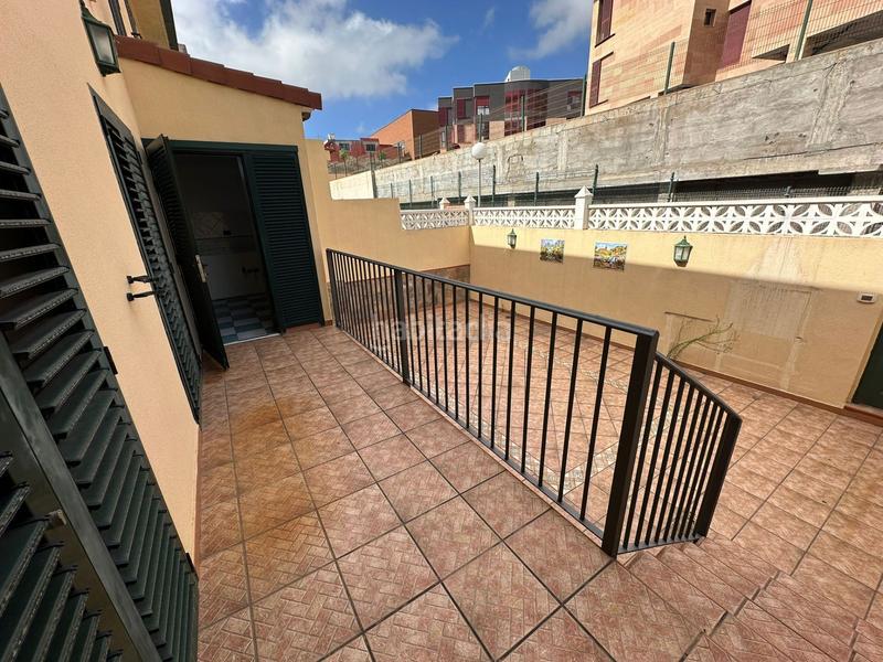Foto b44ff60c-47fb-42e3-b189-6c587847a322. Casa adossada a Siete Palmas Palmas de Gran Canaria (Las)