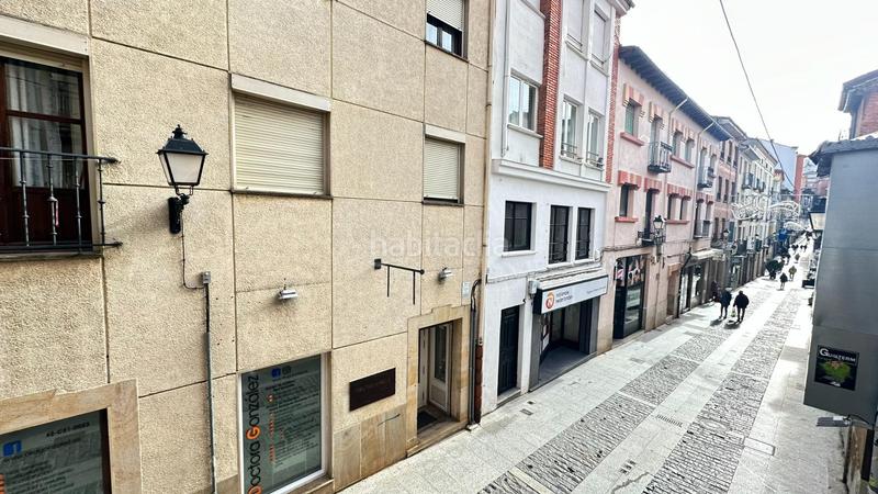 Foto f1042620-ab0c-499a-ab9c-d2e68102aeb7. Miete büro in Centro Soria