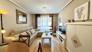 Appartement à Calle fuenteberros 1. Tu nuevo comienzo en camaretas luz, calma y espacio para ser fel