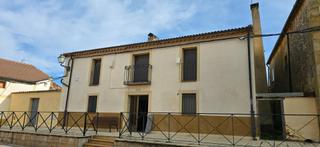 Masia a Calle real-navalcaballo 14. 275 m2 de vivienda unifamiliar con 250 m2 de jardín en navalcaba