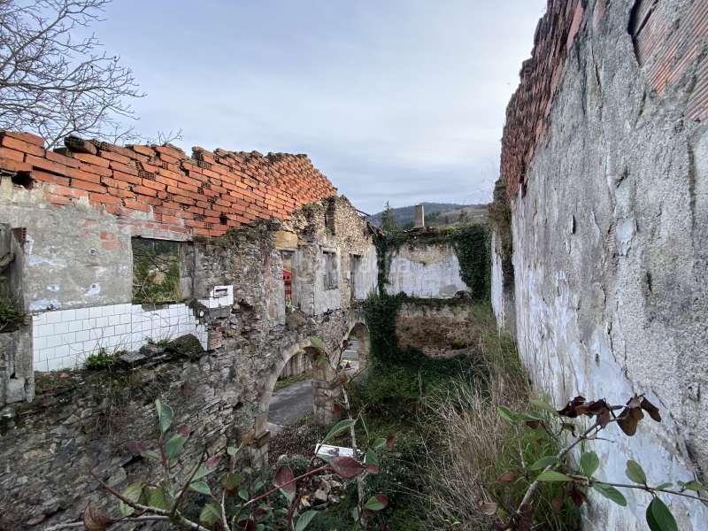 Foto b99889ad-c4f8-4c7d-b23b-55db59762304. Casa caserio a rehabilitar con dos arcos en Bergara