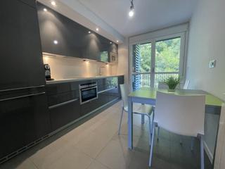 Etagenwohnung en Bergara. Piso alto en edificio de reciente construccin. con una hermosa