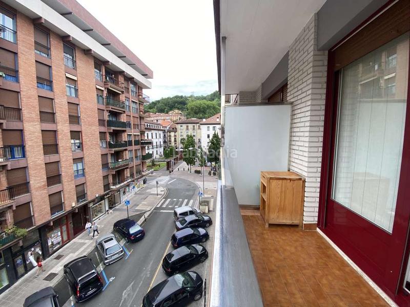 Foto fa6218f5-d59a-4a0c-9282-09c322f5c571. Piso vivienda céntrica con ascensor, exterior y soleada. espectacular en Bergara