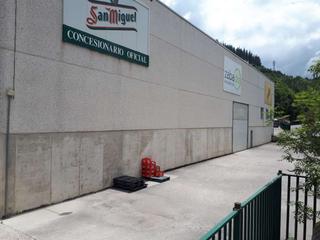 Nau industrial a Legazpi. Pabellón amplio, entreplanta  con oficinas y parcela exterior pr