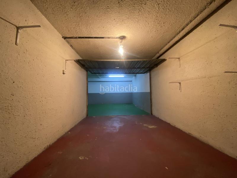 Foto f45fc435-787d-4e5f-871a-f6b80685bc09. Aparcament cotxe a Bergara