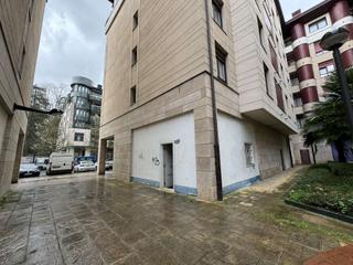 Local Comercial a Bergara. Se vende amplio local céntrico
