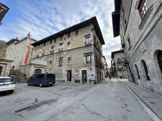 Etagenwohnung in Bergara. Hermosa vivienda de 4 habitaciones en el centro de bergara