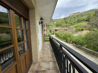 Piso en Bergara. Espectacular vivienda de 4 habitaciones y con garaje en la plant