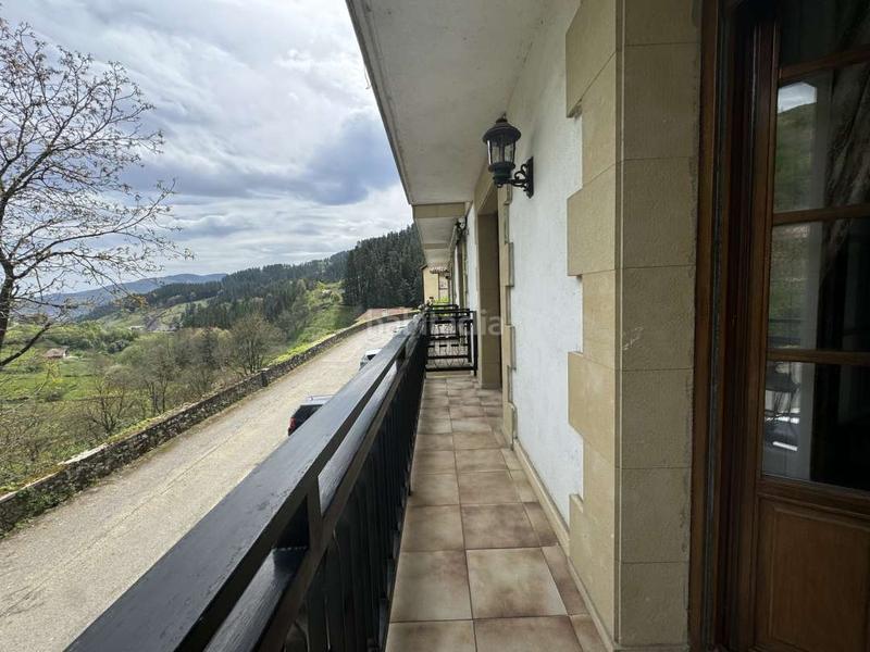 Foto f6b872a1-89e8-47b6-9c61-4e053e2b2ce2. Pis amb calefacció aparcament a Bergara