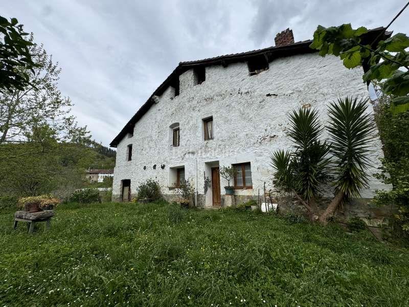 Foto 4ea0a8d9-bd70-4331-a45a-a6861899cb68. Casa impresionante caserio unifamiliar, amplia parcela de terreno y una situación privilegiada en Antzuola