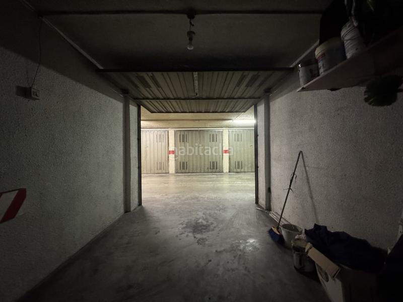 Foto 7a50bacd-c4e6-44d7-9d88-a2a62b83d730. Parking voiture dans Bergara