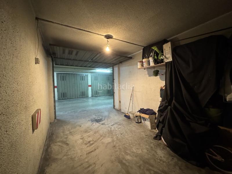 Foto ed10bb25-7d15-42e1-91c0-aab8506fb528. Parking voiture dans Bergara