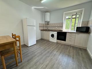 Appartement à Legazpi. Vivienda céntrica, totalmente exterior y en buen estado