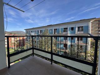 Appartamento in Legazpi. Piso alto con balcon, totalmente exterior y en muy buen estado