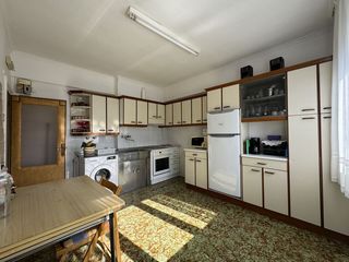 Pis en Legazpi. Piso alto con ascensor, c�ntrico, soleado y con muy buenas vista