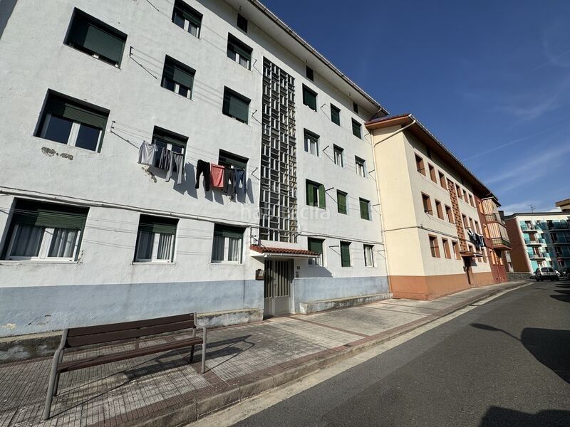 Foto f8033865-0c99-4a99-ad78-5a079ca133c2. Flat with heating in Legazpi