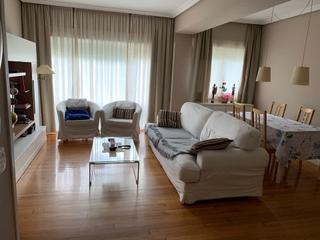 Piso  San antonabat auzoa. Vivienda en muy buen estado y con dos plazas de parking