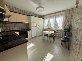 Etagenwohnung in Legazpi. Piso alto con ascensor, céntrico, soleado y con muy buenas vista