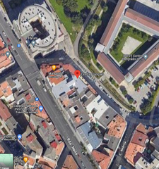 Local commercial  Rúa san pedro de mezonzo. Local de 101m² en la zona de paseo de los puentes.