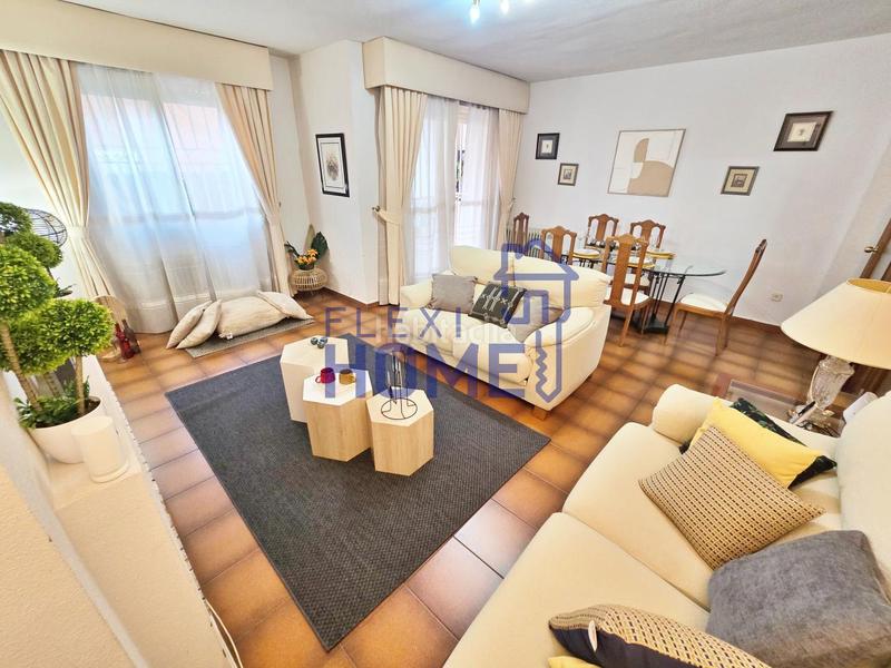 Foto a36444ef-9161-4efb-8617-519e515632ba. Casa adossada amb calefacció aparcament piscina a Alcalá de Henares