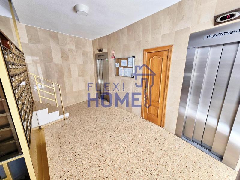 Foto 34e61d58-1063-40b4-b54e-3291b335d958. Appartamento con parcheggio piscina in Playa Poniente Benidorm