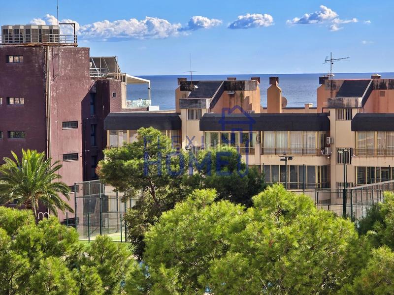 Foto 9bd7d045-5cfb-4a5c-874d-46a8616287ed. Appartamento con parcheggio piscina in Playa Poniente Benidorm