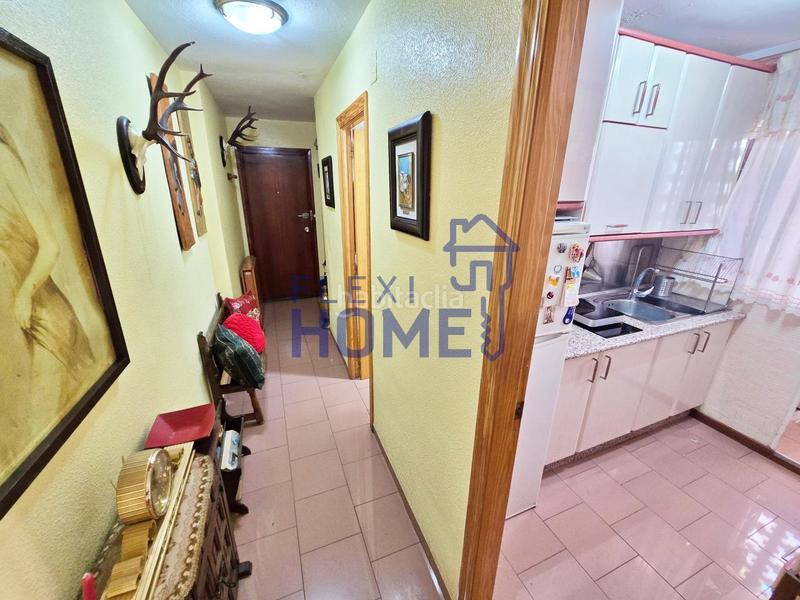 Foto b6f46b30-879b-437b-8651-3dd0f51e9786. Appartamento con parcheggio piscina in Playa Poniente Benidorm