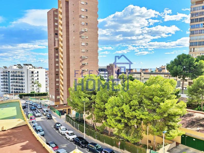 Foto c6f749e4-dd96-4a7d-9433-3314015eb222. Appartement avec parking piscine dans Playa Poniente Benidorm