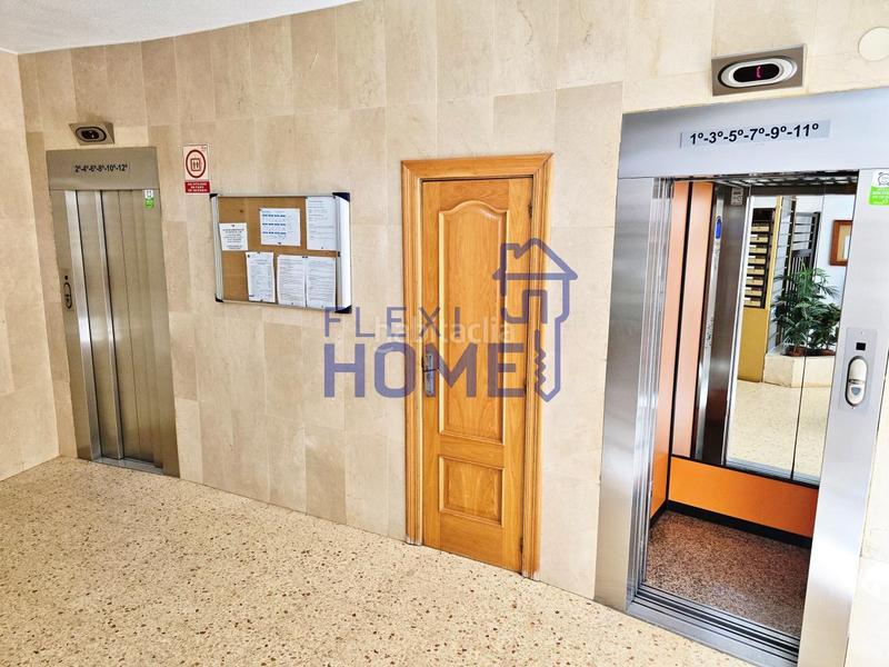 Foto 4d33e4c6-6710-4309-aa7e-202b34eee3b7. Etagenwohnung mit parking pool in Playa Poniente Benidorm