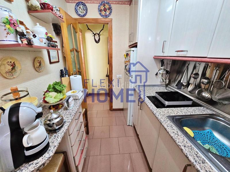 Foto 6dd8bee5-7d80-4eae-a61e-c5cda8cfa557. Etagenwohnung mit parking pool in Playa Poniente Benidorm