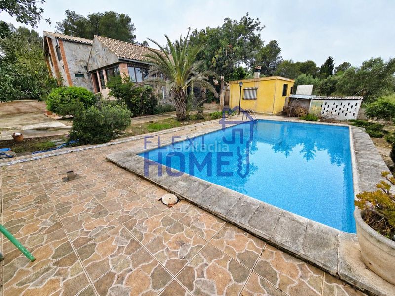 Foto c2a7cdcd-8418-4cf3-81a3-ddc39492453e. Chalet mit parking pool in Turís