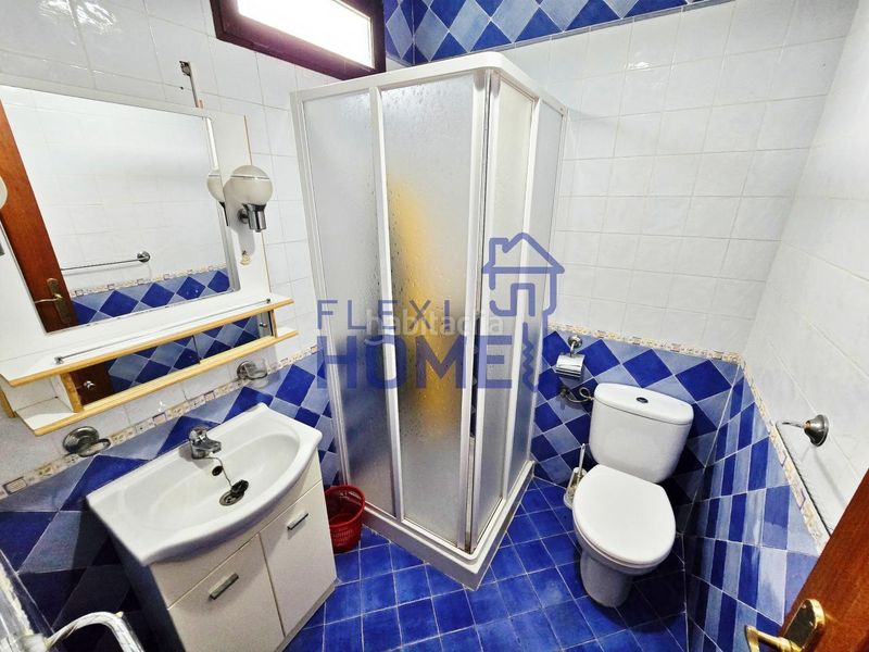 Foto f8a228f2-3b2a-4435-83e0-cf95ca8ae434. Chalet mit parking pool in Turís