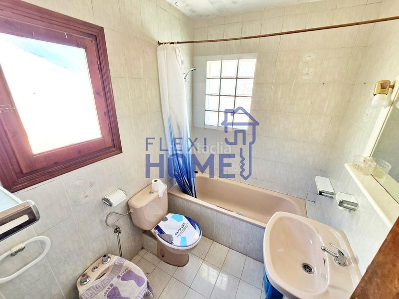 Foto 1a77e6e0-1739-424f-a6ac-25037d194a99. Casa aparellada amb calefacció aparcament piscina a Torrevieja