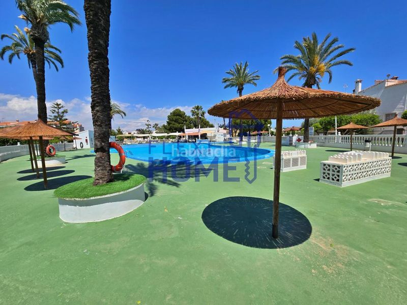 Foto 7bddffe6-4b24-4243-b651-864ab85c3455. Casa aparellada amb calefacció aparcament piscina a Torrevieja