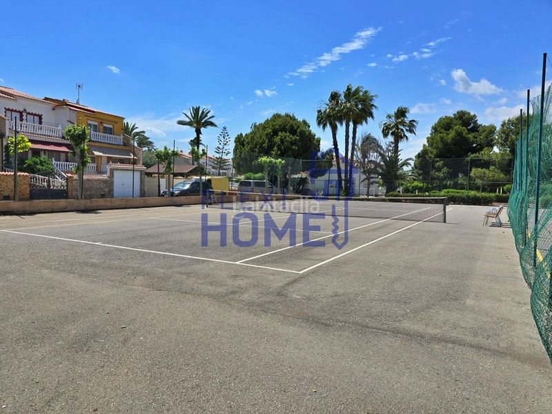 Foto afef72a4-ede0-4bc9-a5b9-72cffd9455f0. Casa aparellada amb calefacció aparcament piscina a Torrevieja