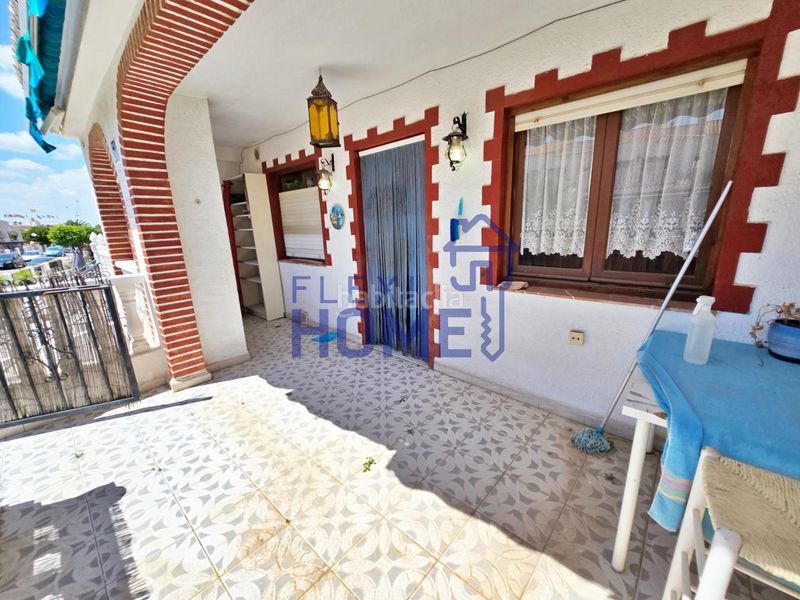 Foto e07fb898-884d-41bf-b416-37431999bdb7. Casa aparellada amb calefacció aparcament piscina a Torrevieja