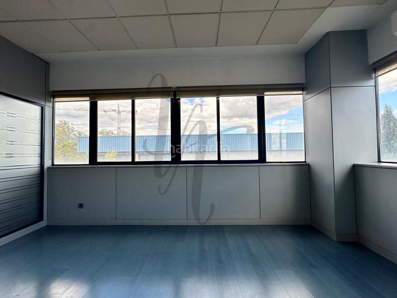 Foto bd19872b-5e45-4461-99ff-ecd09965e989. Rent office space with heating in Polígono Industrial Sur San Sebastián de los Reyes