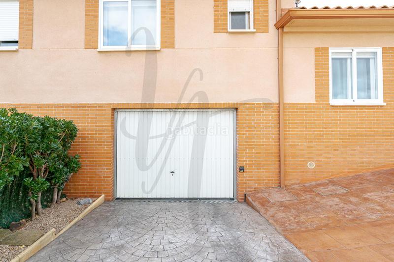 Foto 61b2c845-76e8-4a9a-8209-5af2b747379c. Casa aparellada amb calefacció aparcament piscina a Uceda