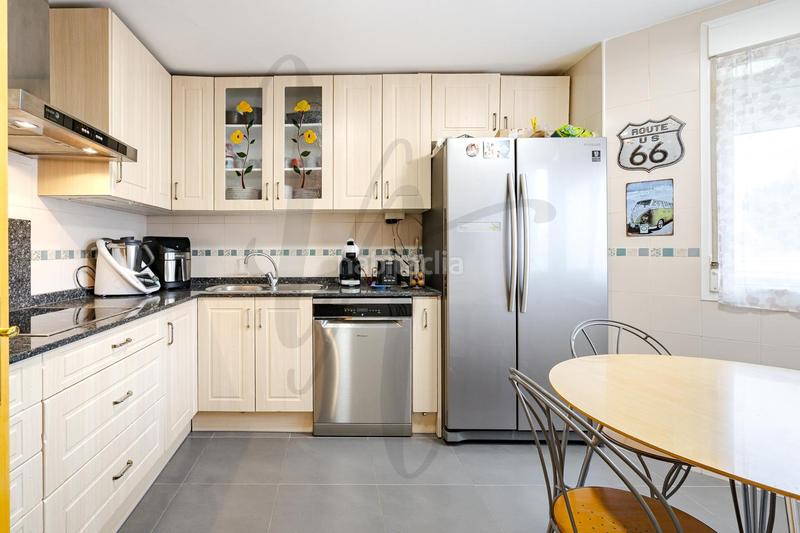 Foto 731f90d3-afee-4fd3-b048-e736b6fc522b. Casa aparellada amb calefacció aparcament piscina a Uceda